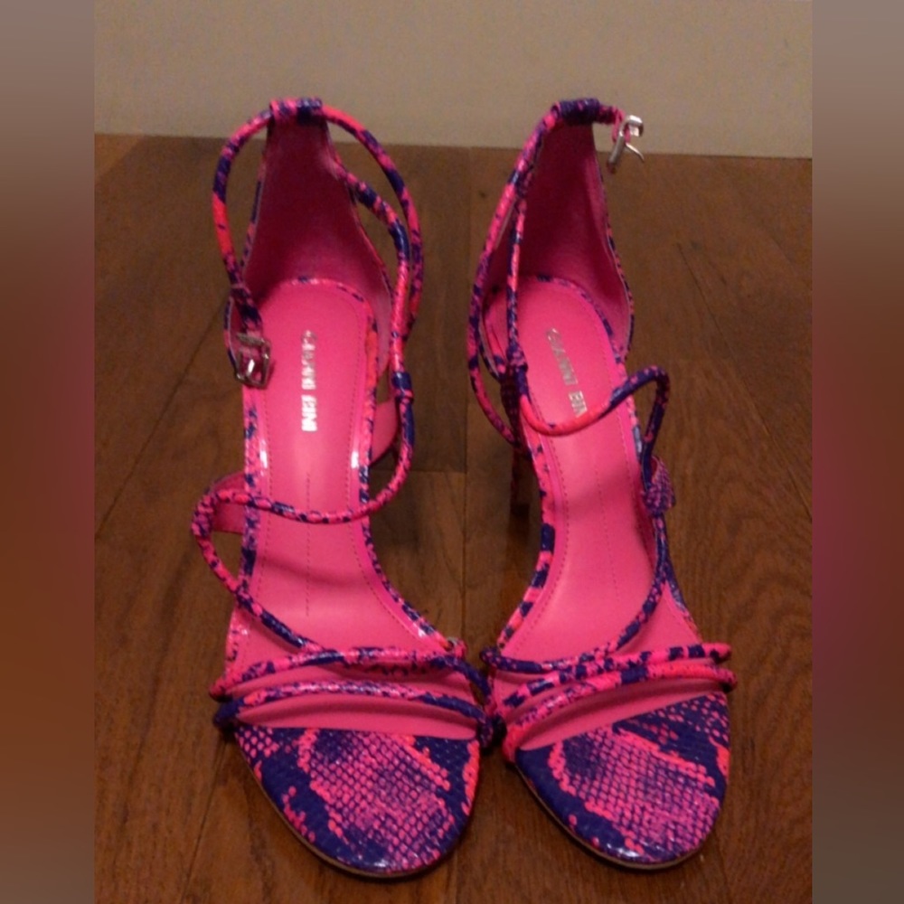 Barbie Pink Gianni Bini Snake print heels